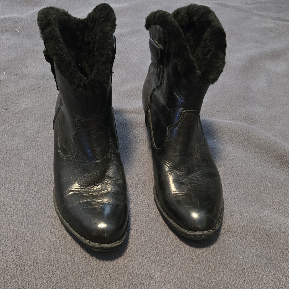 Born Black Leather Winter/Cowboy Boots with Fleece Lining Size 9